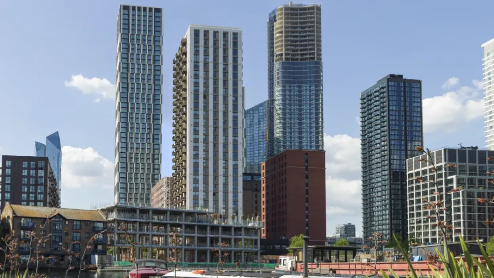 wood_wharf_skyscrapers_landscape.png.webp